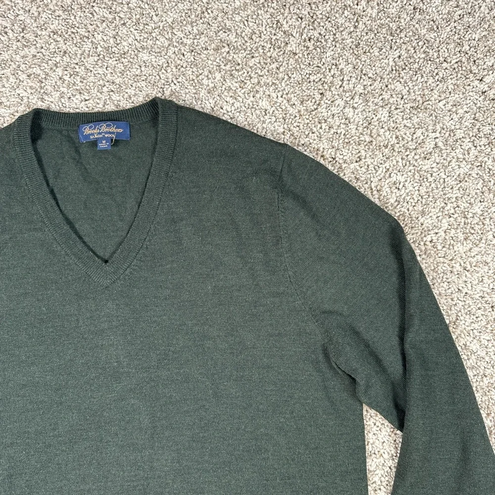 Brooks Brothers Sweater Mens Medium Green Saxxon Wool V Neck Pullover Knit